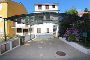 Fachada de la propiedad