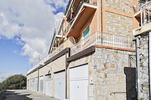 Esterni