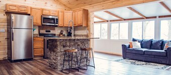 Cozy Mountain Cabin near Ohiopyle, Hot-Tub