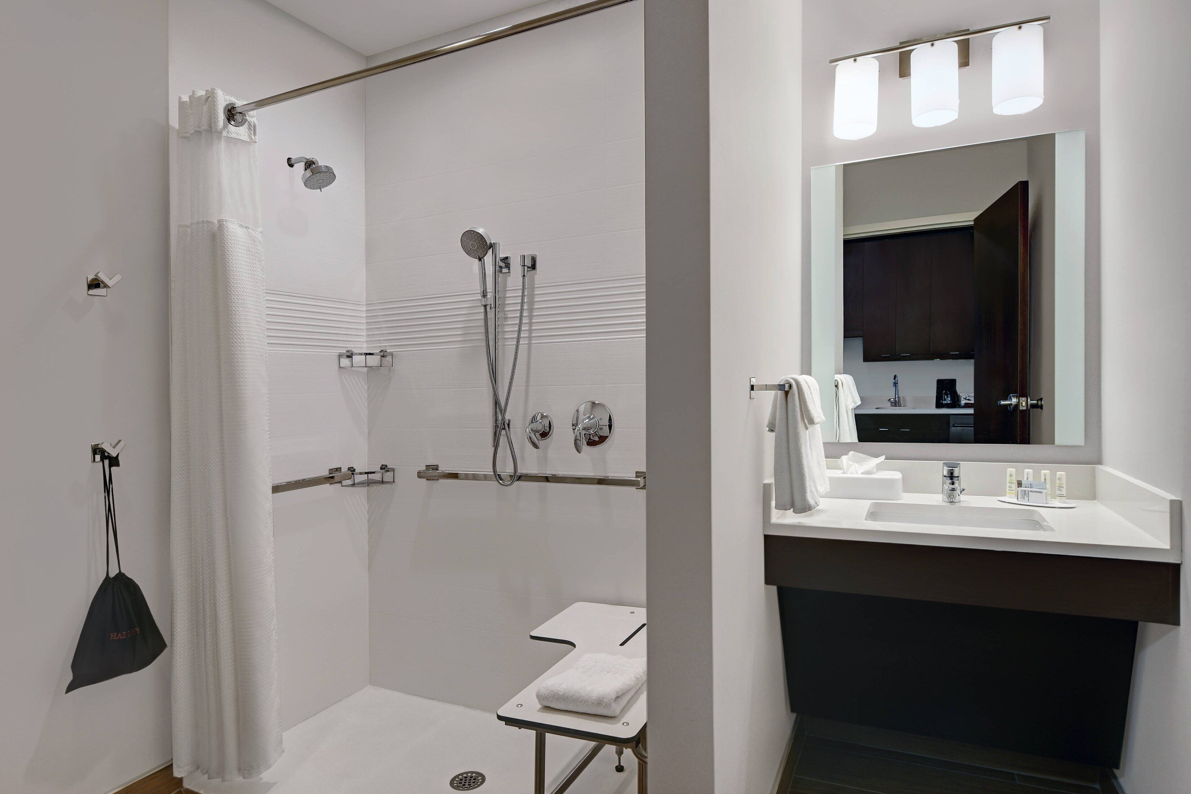 hydromassage showerhead, free toiletries, hair dryer, towels