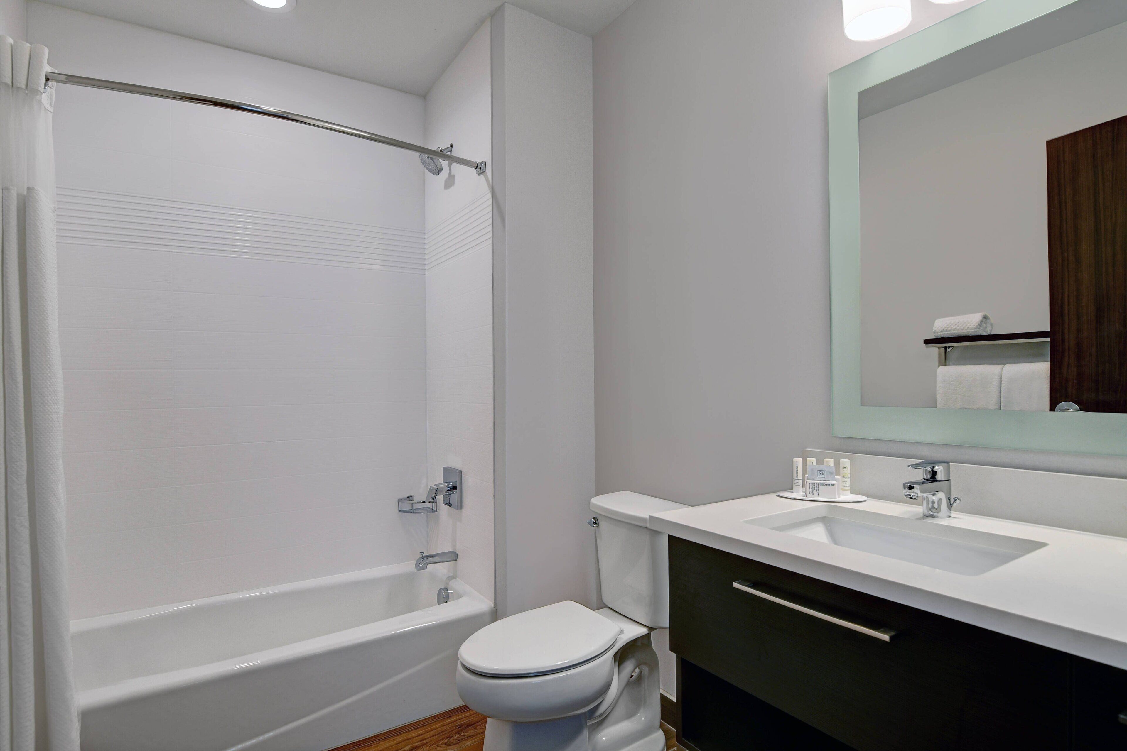 hydromassage showerhead, free toiletries, hair dryer, towels