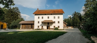 Farmhouse right on the water