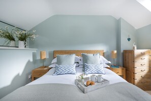 Luxury Cottage, Private Bathroom, River View | Interior - Navas Nook LLP (Falmouth)