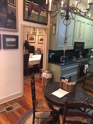 Fridge, microwave, oven, stovetop - Above the Law (Natchez)