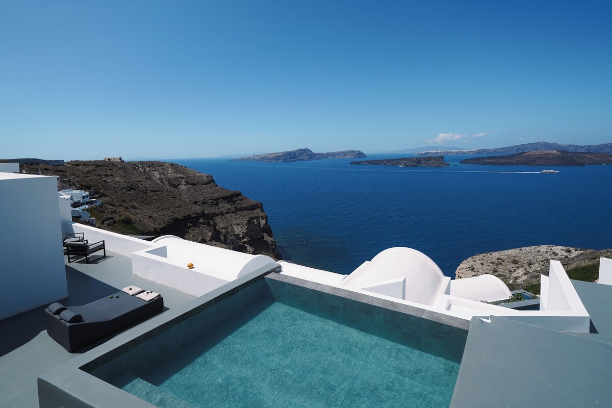 Honeymoon Suite Infinity Pool