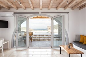 Sea View Suite With Jetted Mini Pool | 거실 공간