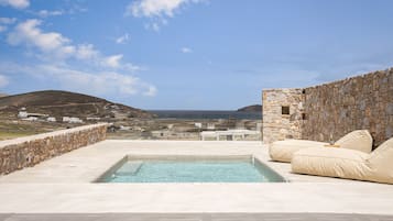 Sea View Suite With Jetted Mini Pool | 테라스/파티오