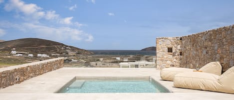 Koumi Suite Jetted Tub and Sea View | Teras/patio