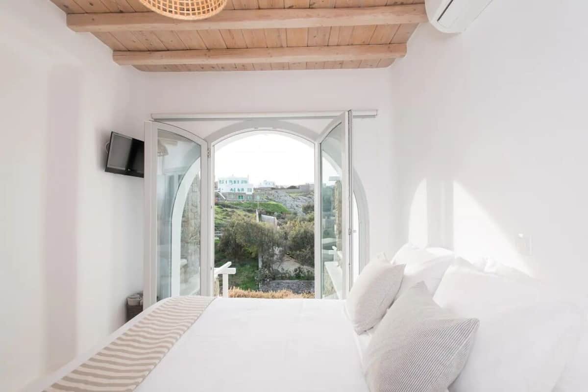 One Bedroom Suite by Koumi Homes Mykonos | 2 sovrum, mörkläggningsgardiner, gratis wi-fi och sängkläder