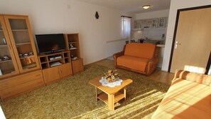 TV - Apartment Vrbovčan 2 in Malinska on the island of Krk (Malinska)
