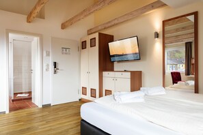 Minibar, in-room safe, laptop workspace, free WiFi - Helgolandia Apartments (Helgoland)