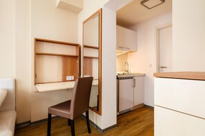 Studio | Private kitchenette | Fridge, coffee/tea maker - Helgolandia Apartments (Helgoland)