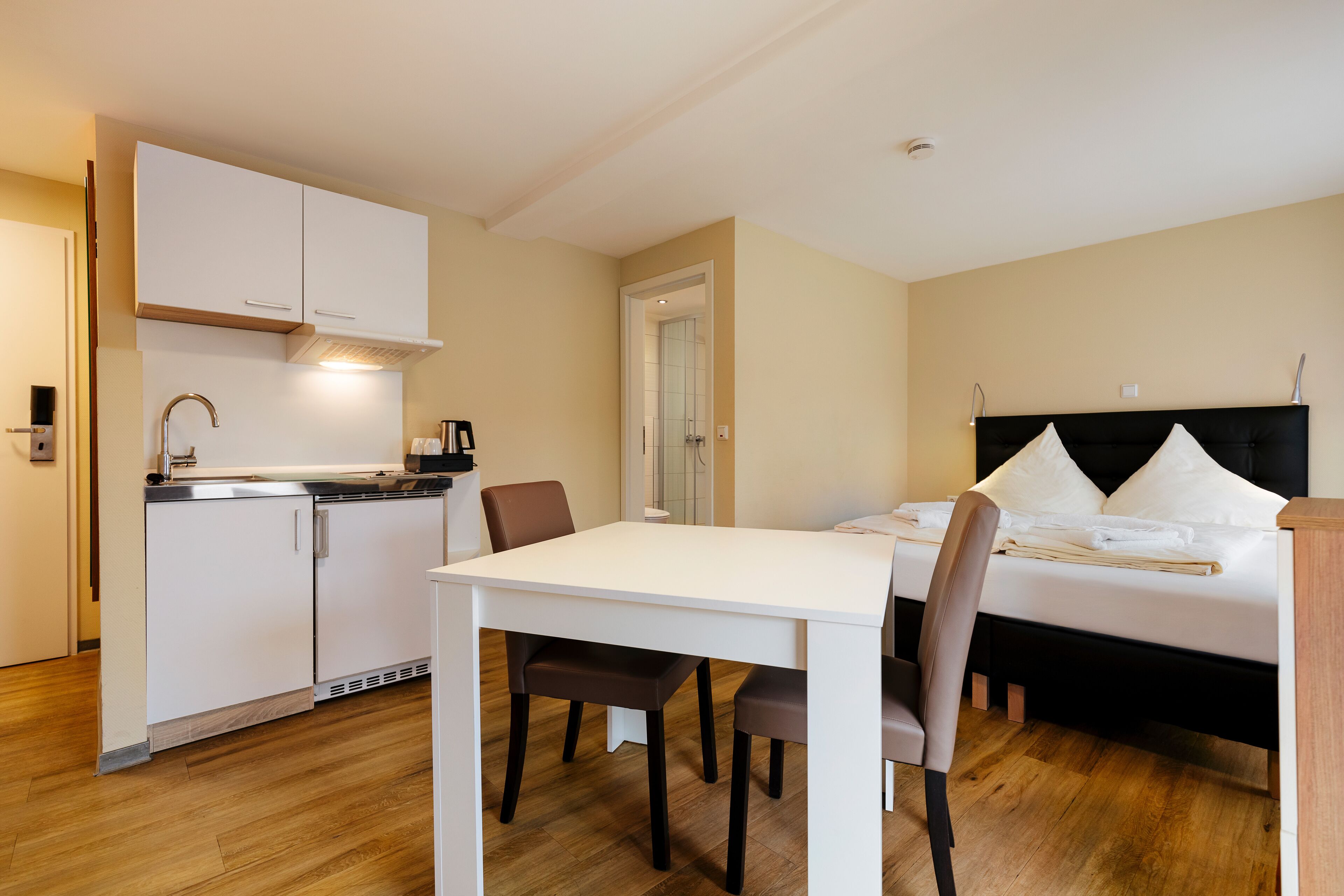 Minibar, Zimmersafe, laptopgeeigneter Arbeitsplatz, kostenloses WLAN