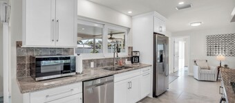 Heated Pool, 4BR 3BA, Comfortable Cape Oasis
