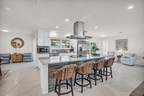 Fridge, microwave, oven, stovetop - Heated Pool, 4BR 3BA, Comfortable Cape Oasis (Cape Coral)