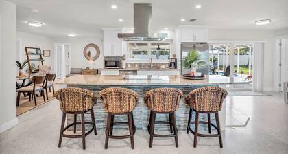 Heated Pool, 4BR 3BA, Comfortable Cape Oasis