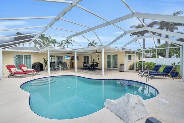 Outdoor pool, a heated pool