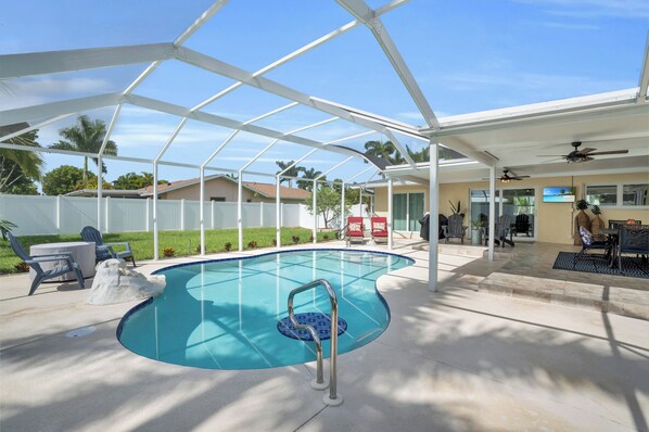 Outdoor pool, a heated pool