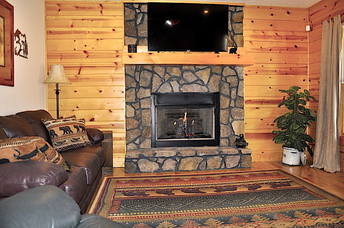 Special $100 Discount, 4/3 On A Byers Creek,hot Tub - Blairsville, GA