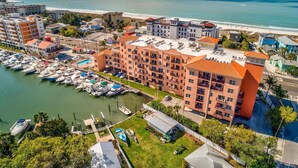 Unclassified image, 3 of 39, button - Madeira Bay II 315 Walk to Beach, Pool, Bar, Restaurant (Madeira Beach)