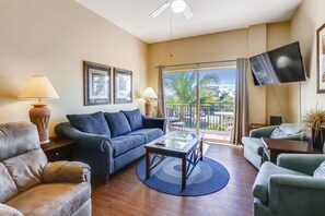 Condo (Madeira Bay II 315 Walk to beach, Po) | Living room
