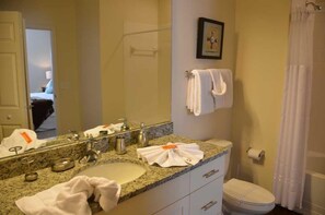 Bathroom - Lucaya 4 Bedrooms 3 Baths Townhome With Central Kitchen (Kissimmee)