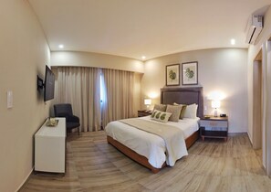 One Bedroom Apartment | Terrace/patio - Regatta Living Hotel By Mint (Santo Domingo)