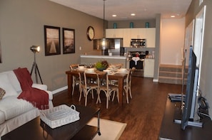 Apartment, Multiple Beds (*Nov Special* at Lucaya 3 Beds 2 Bath) | Living room | TV