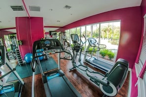 Apartment, Multiple Beds (*December Special* LV 3 Beds 2 Baths ) | Fitness facility