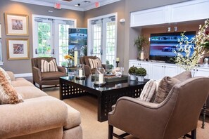 Apartment, Multiple Beds (Lucaya 3 Bedrooms 2 Bathrooms Townhom) | Living room