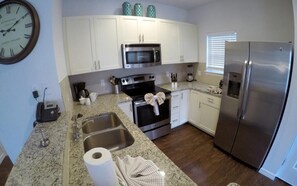 Apartment, Multiple Beds (*December Special* Lucaya 4 Bed 3 Bat) | Private kitchen