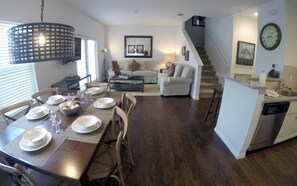 Apartment, Multiple Beds (*December Special* Lucaya 4 Bed 3 Bat)