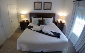 Apartment, Mehrere Betten (*December Special* Lucaya 4 Bed 3 Bat) | 4 Schlafzimmer, Bügeleisen/Bügelbrett, WLAN