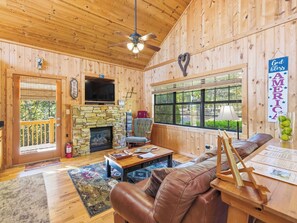 Smart-TV, peis og DVD-spiller