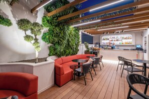 Bar (en la propiedad)