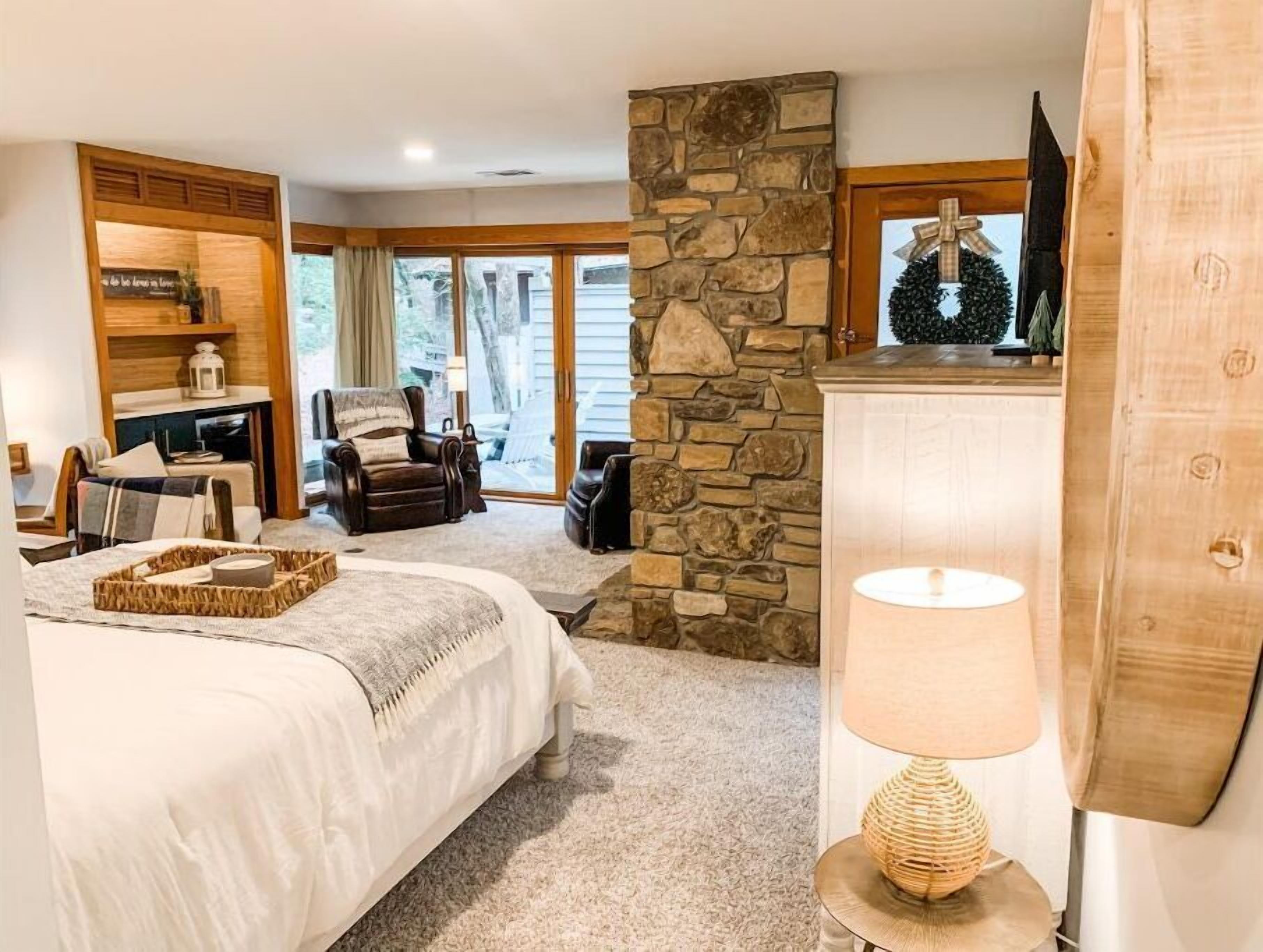 2 chambres, fer et planche à repasser, lit parapluie, draps fournis