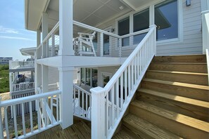 Unclassified image, 3 of 51, button