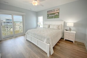 4 bedrooms, iron/ironing board, Internet, bed sheets