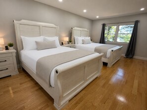 6 slaapkamers, een strijkplank/strijkijzer, gratis wifi, beddengoed