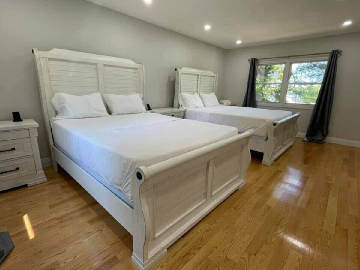 5 bedrooms, iron/ironing board, free WiFi, bed sheets