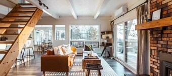 WILD PINES CABIN: A-FRAME WITH LAKE SUPERIOR VIEWS