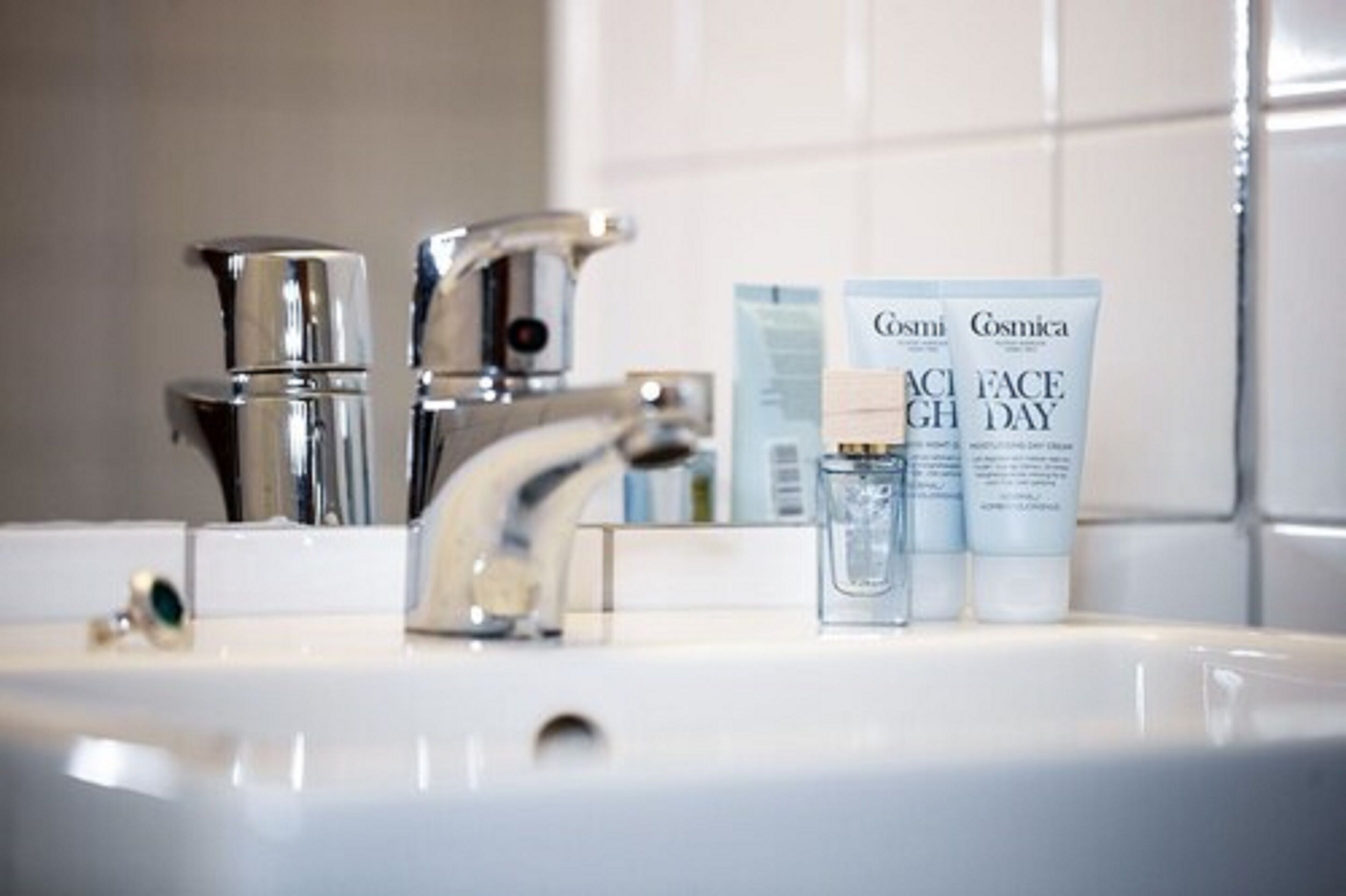 shower, free toiletries, hair dryer, soap