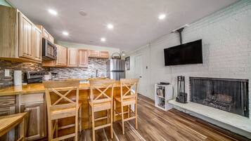 Microwave, oven, stovetop, coffee/tea maker