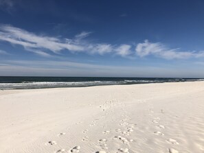Beach nearby, sun loungers, beach towels