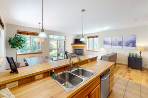 Fridge, microwave, oven, stovetop - Mountain Condo by the River & Town w/ Shared Hot Tub, Private Balcony, & WiFi (Silverthorne)