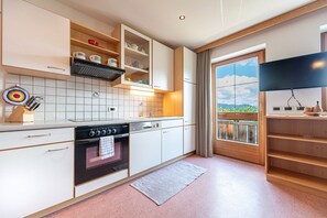 Fridge, oven, dishwasher, coffee/tea maker - Holiday Farm Al Cir 400B (San Martino in Badia)