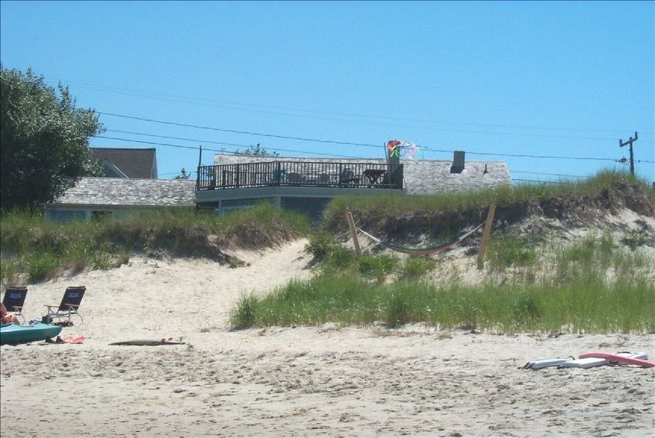 Private Beach w/Ocean & harbor view 