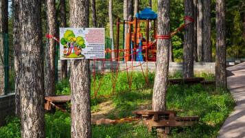 Children’s play area – outdoor
