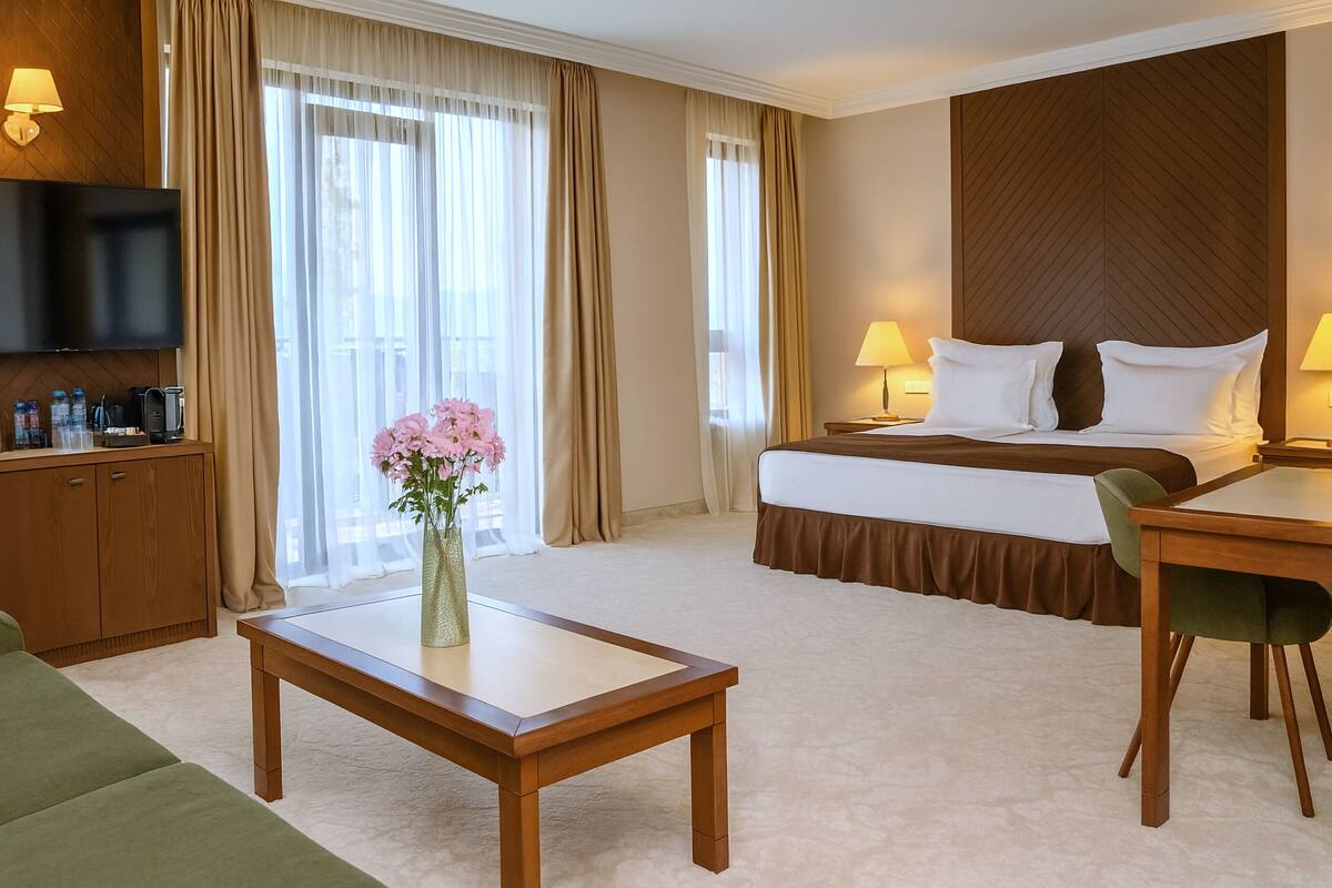 Premium Studio | Premium bedding, minibar, in-room safe, desk