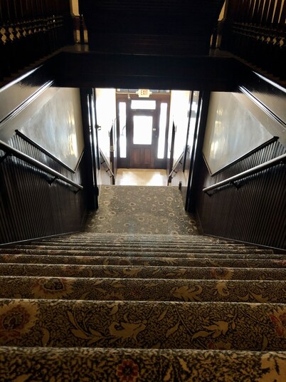 Tenderfoot Loft - Downtown - Inside Historic Palace Hotel 